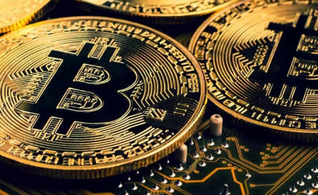 Bitcoin Boosts Market Share in